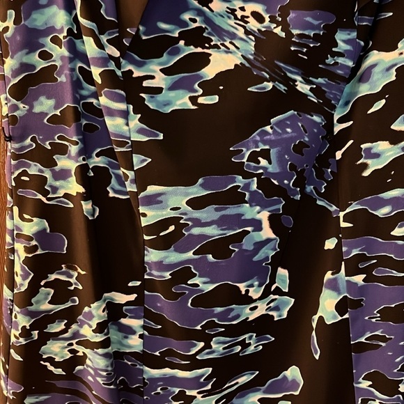 Dressbarn sleeveless black, navy, white and turquoise patterned midi dress. 8 - Picture 4 of 7